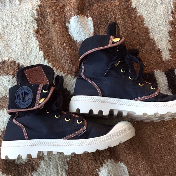 Palladium Hi Top Boots size 6 1/2 - Picture 2 of 9